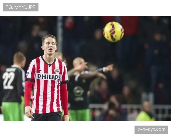 费耶诺德新星状态回暖，精彩表现引媒体热议