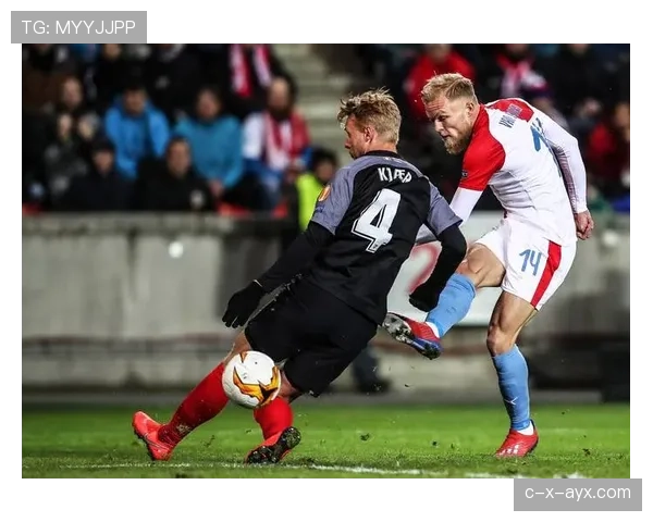 孔帕尼退役后住城堡、开豪车，训练完直接去米其林三星——这哪是教练，分明是隐形富豪